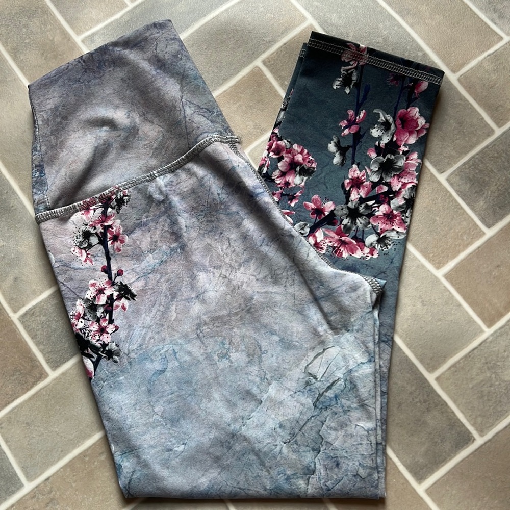 Evolution and Creation Floral Leggings - Gray and Pink